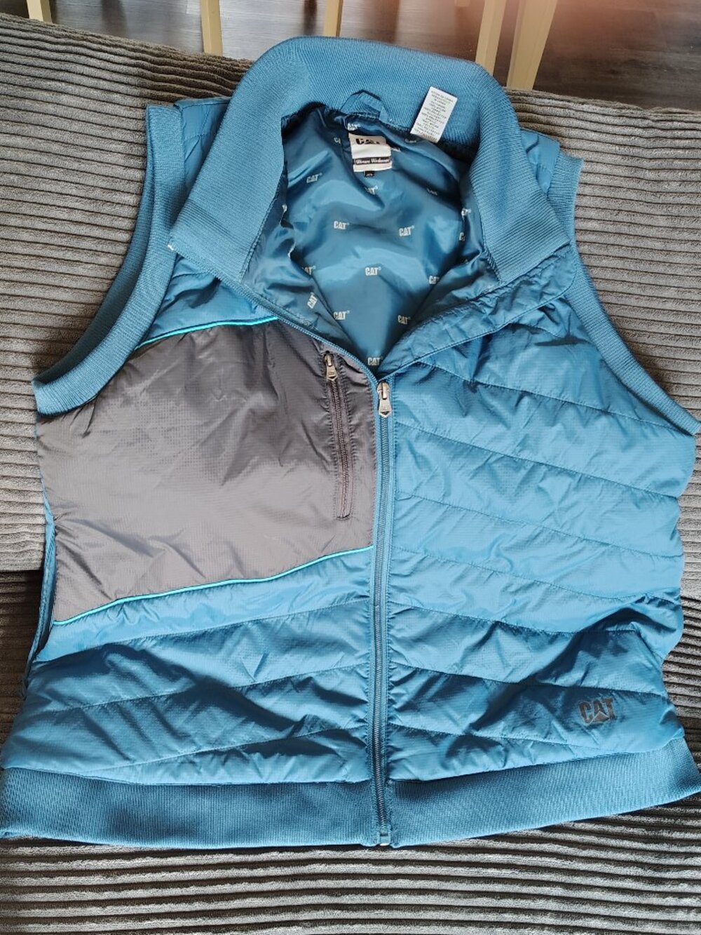 CAT Women's Turquoise Insultaed Vest